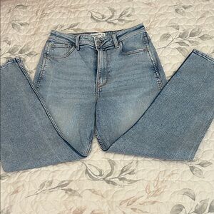 Abercrombie & Fitch The Mom High-Rise
